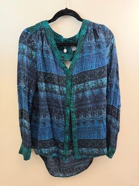 Like New!! BKE Button Up Top